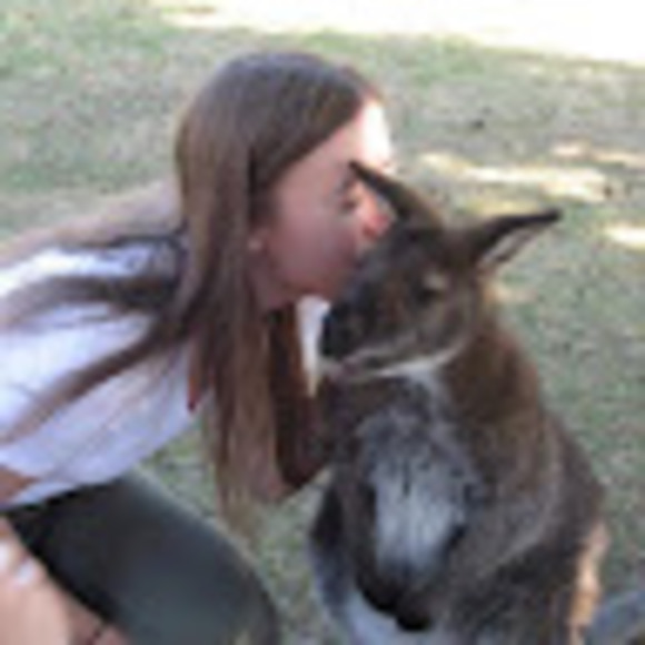 Meet your Posher, Sarah - Picture 1 of 1